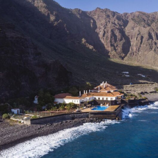 Mesa para dos: Comida o Cena para dos personas en Parador de El Hierro (Santa Cruz de Tenerife)