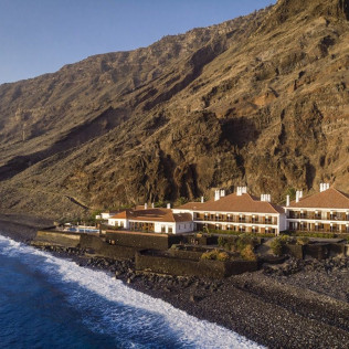 Mesa para dos: Comida o Cena para dos personas en Parador de El Hierro (Santa Cruz de Tenerife)