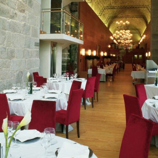 Mesa para dos: Comida o Cena para dos personas en Parador de Santo Estevo (Ourense)