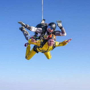 Salto en Paracaídas Tándem PLATINO desde 4.000 metros con Fotos y Vídeo (Sevilla)