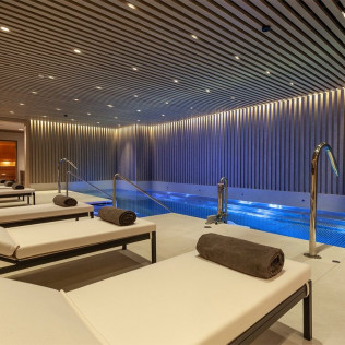 Zona de Aguas y Deep Tissue Massage en Seventy Spa del Hotel Seventy Barcelona 4* (Barcelona)