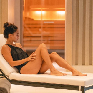 Zona de Aguas y Deep Tissue Massage en Seventy Spa del Hotel Seventy Barcelona 4* (Barcelona)