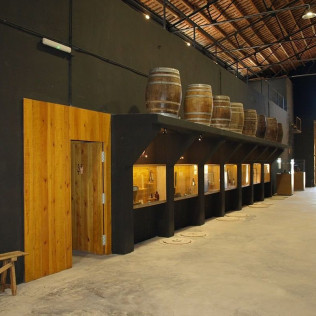 Circuito Spa en Centro Spa Minos y Visita a Bodegas Besalduch Valls & Bellmunt con Degustación para dos (Castellón)