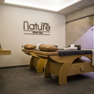 Masaje y Piscina Dinámica con Cava y Bombones para dos en Spa Centro Nature Urban (Jaén) 