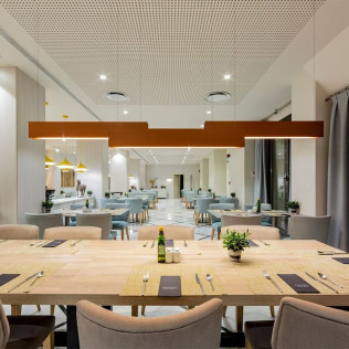Circuito Spa, Masaje y Desayuno en Hotel Catalonia Granada 4* (Granada)