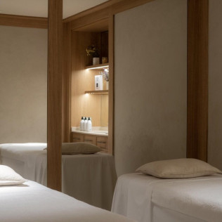 Zona de Aguas y Deep Tissue Massage en Spa Siargao del Hotel 1898 4* (Barcelona)