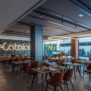 Circuito Spa, Masaje y Comida o Cena en Hotel Catalonia Gran Vía Bilbao 4* (Vizcaya)