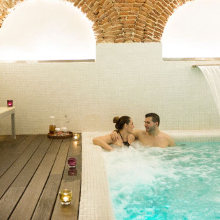 Acceso a piscina termal y Masaje Balinés en Hospes Puerta de Alcalá 5* (Madrid)