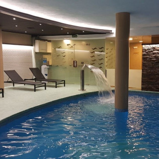 Circuito Spa, Masaje y Desayuno en Hotel Grèvol Spa 4* (Llanars, Girona)