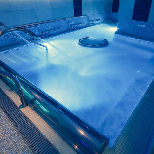 Circuito Spa y Masaje Relajante para dos en Balneario Aquatherapia (Salamanca)
