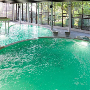 Circuito Spa Aquatonic y Masaje para dos en Hotel Termes de Montbrió 4* (Tarragona)