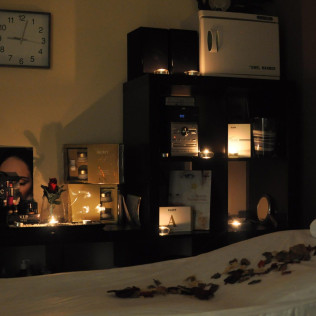 Jacuzzi Privado con Cromoterapia y Masaje en Spa Yeyuk Wellness Center (Valladolid)