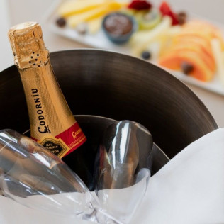 Spa Privado con Cava para dos en Hotel Catalonia Mirador Des Port 4* (Maó, Menorca)