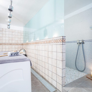 Spa Privado con Cava y Bombones para dos en Spazio Nyxpert Sant Joan Despí Beauty & Spa Urbano (Barcelona)