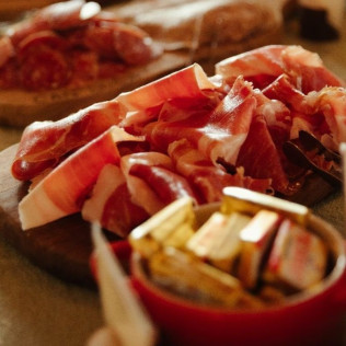 Circuito Spa Privado y Desayuno para dos en Ecoturisme Can Buch (Sant Aniol de Finestres, Girona)