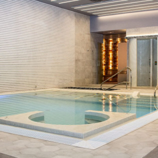 Circuito Spa y Masaje de Sensaciones o Tratamiento Facial en Hotel Spa Tudanca Aranda 4* (Aranda de Duero, Burgos)