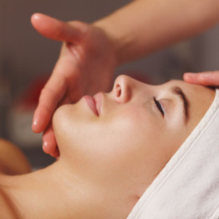 Circuito Spa y Masaje de Sensaciones o Tratamiento Facial en Hotel Spa Tudanca Aranda 4* (Aranda de Duero, Burgos)