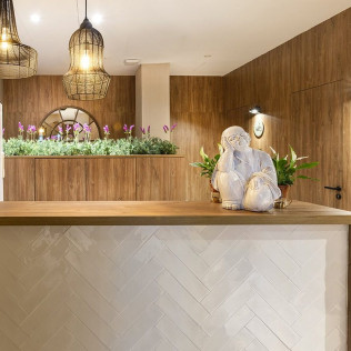 Circuito Spa en Hotel Catalonia Santa Justa 4* y Visita Guiada Premium a Puerto de Indias con Degustación para dos (Sevilla)
