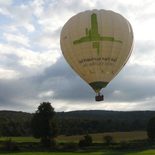 Circuito Spa en Hotel Spa Tudanca Aranda 4* y Vuelo en Globo para dos (Burgos)