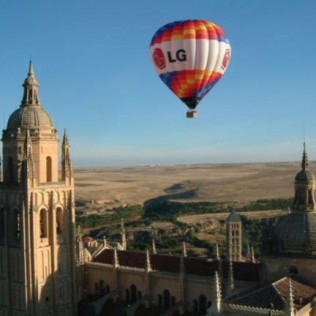 Circuito Spa en Spaxión del Hotel Áurea Convento Capuchinos 5* y Vuelo en Globo con Cava, Almuerzo, Fotos y Vídeo HD (Segovia)