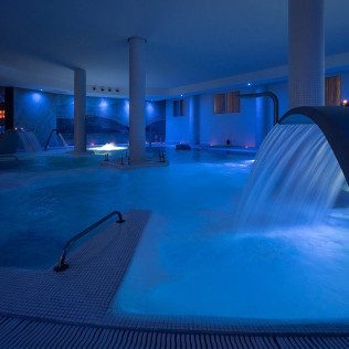 Circuito Spa en Exe Estepona Thalasso Spa 4* con Visita a Bodega Nilva y Cata de Vinos y Tapas para dos (Málaga)