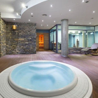 Circuito Spa y Desayuno en Spa MasMonzón (Monzón, Huesca)