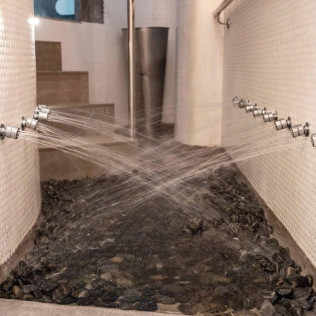 Circuito Spa, Masaje y Desayuno para dos en Hotel Macià Granada Five Senses 3* (Granada)