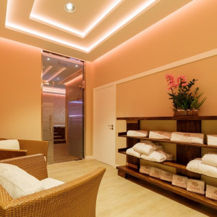 Circuito Spa y Masaje Relajante para dos en Naiad Wellness Center del Hotel Suite Villa María 5* (Adeje, Santa Cruz de Tenerife)