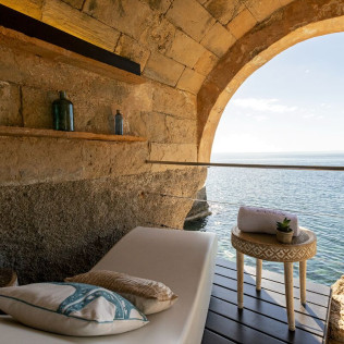 Ritual de la Juventud Imperial: Ritual Imperial KOBIDO, Masaje de Espalda y Tratamiento Facial en Hospes Maricel & Spa 5* (Palma de Mallorca)