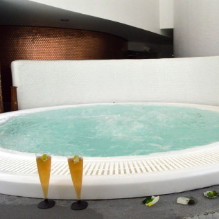 Circuito Spa y Masaje en el Hotel Macià Granada Five Senses 3* (Granada)