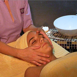 Circuito Spa y Masaje para dos en Hotel Palacio Albacete & Spa 4* (Albacete)