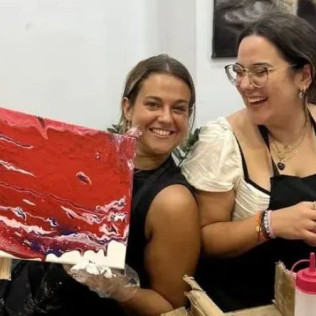 Sesión Art & Wine: Taller de Arte Abstracto con Vino Ilimitado (Madrid)