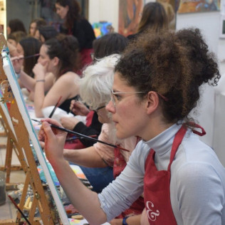 Sesión Art & Wine: Taller de Pintura y Vino con Opción a Aperitivo (Barcelona)