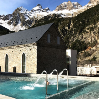 Circuito Spa, Masaje Relajante y Comida para dos en Balneario de Panticosa 4* (Huesca)