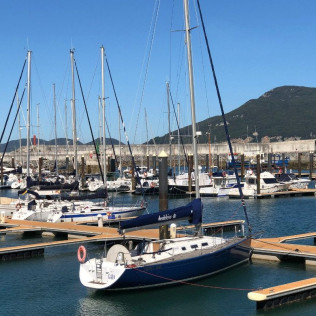 Paseo en Velero con Patrón para dos (Laredo, Cantabria)