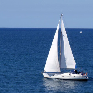 Ruta de Medio Día en Velero Privado para dos (Getaria, Guipúzcoa)