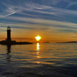 Escapada Romántica en Velero: Paseo, Cena y Alojamiento (Vigo, Pontevedra)