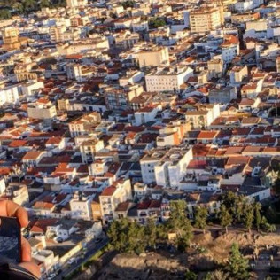 Escapada Romántica con Bañera de Hidromasaje, Cena y Vuelo en Globo para dos (Badajoz)