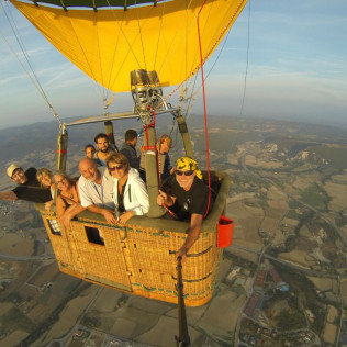 Viaje en Globo con Fotos y Cava (Vic, Barcelona)