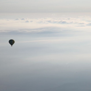 Viaje en Globo con Fotos y Cava (Vic, Barcelona)