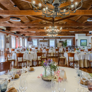 Visita a Bodega Granbazán, Cata de Vinos y Comida para dos (Vilanova de Arousa, Pontevedra)