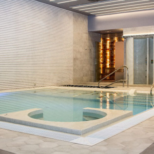 Visita Teatralizada con Cata a Bodega y Circuito Spa para dos en Hotel 4* de Aranda de Duero (Burgos)