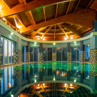Visita a Bodega Valdealto con Cata de Vinos y Circuito Spa con Comida o Cena para dos en Hotel Balneario El Raposo 4* (Badajoz)