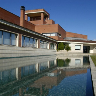Visita Guiada a Bodega ENATE, interpretación de la Sala de Arte y cata para dos (Salas Bajas, Huesca)