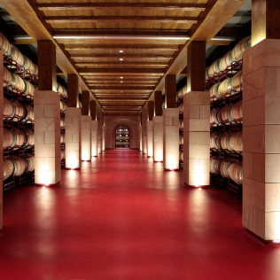 Visita a Bodegas Centenarias Riojanas con Experiencia Sensorial y Aperitivo para dos (La Rioja)