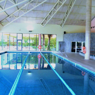 Visita Guiada a Celler Mas Llunes con Degustación de Vinos y Spa para dos (Girona)
