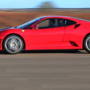 Vuelo en Avioneta y Ferrari en Carretera (Valencia)