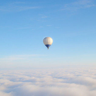 Vuelo en Globo con Almuerzo, Cava y Fotos (Barcelona / Girona)