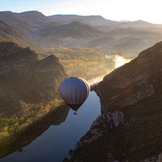 Vuelo en Globo con Almuerzo, Cava y Fotos (Barcelona / Girona)