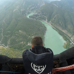 Vuelo en Globo con Fotos y Cava en Geoparc Orígens (Tremp, Lleida)